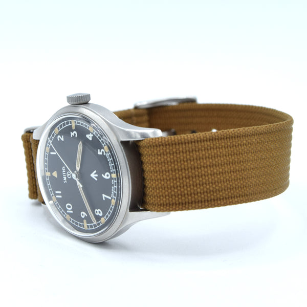 1967 Smiths W10 British Military Issue Wristwatch first issue date - Made in England Mint condition