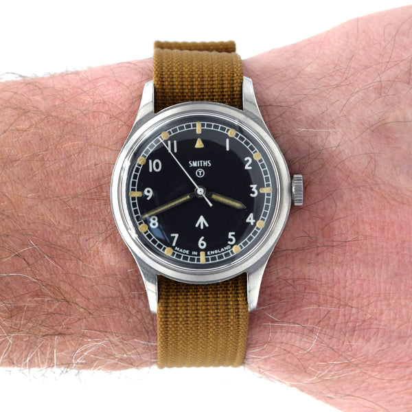 1967 Smiths W10 British Military Issue Wristwatch first issue date - Made in England Mint condition