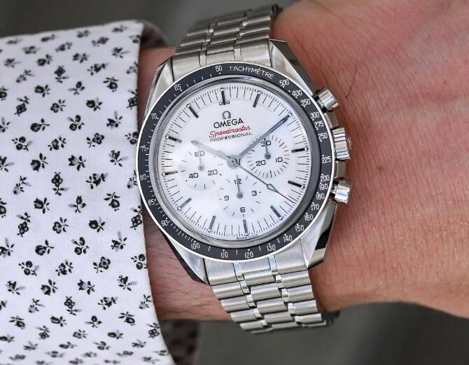 Impressions About The UK High Quality White Dial Super Clone Omega Speedmaster Moonwatches
